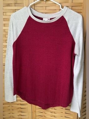 SO Very soft Women's Med Burgundy and Cream Raglan Crew Sweater